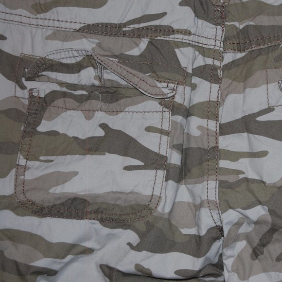 Ocean Pacific Size 13 Camo Capris - Picture 3 of 5